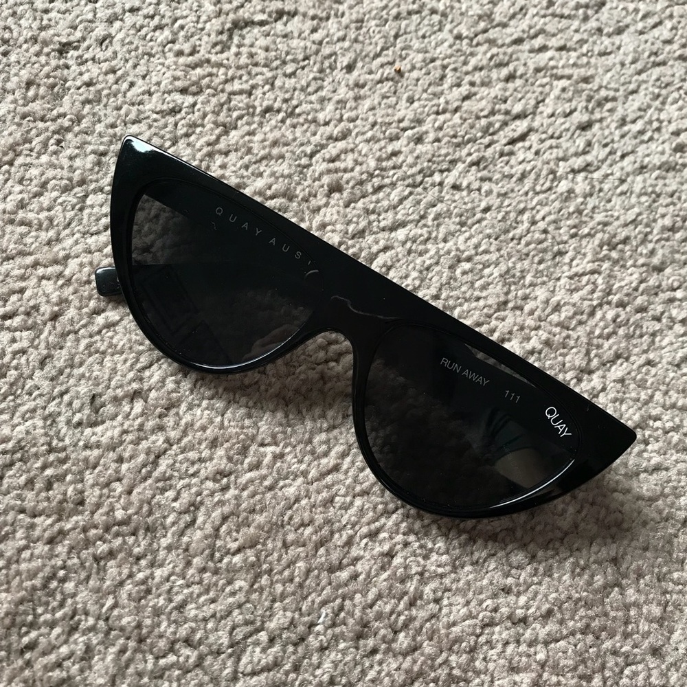 Quay Australia Sunnies 🕶